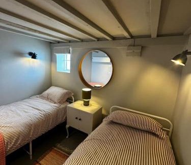 Netley Casa | Beach Front Watch House, Lepe