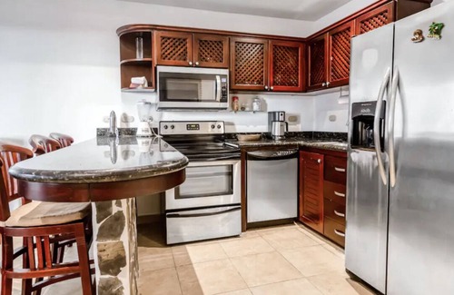 Barrio Los Villalobos Condominio | Beach Front with beautiful ocean view 3 beds, 2 baths condo in Jaco Beach