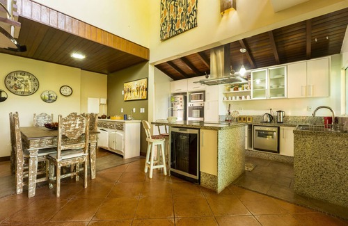 Ilha Grande Casa | Lujo y confort en Ilha Grande para hasta 12 personas.