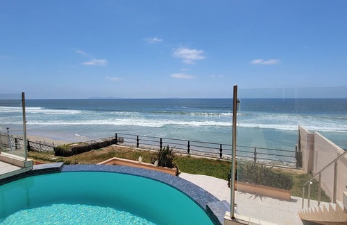 Playas de Tijuana Condominio | Beach Front with Pool, Piano, Pool Table, Bar and Beach Access