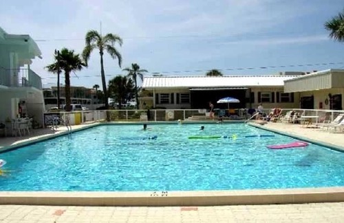 Golden Beach Condominio | Playa Escápese a un excelente precio, con entrada privada a la playa