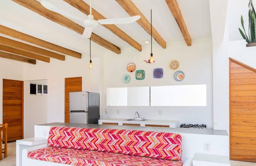 Tamarindos Casa | Beach Getaway + Pool, BBQ & Walk to Playa Zicatela