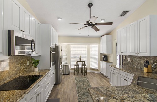 Sebastian Highlands Casa | Beach Getaway with Private Heated Pool and Two King Beds