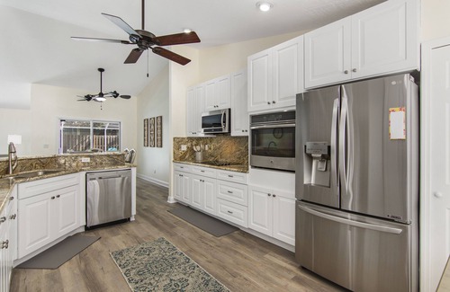 Sebastian Highlands Casa | Beach Getaway with Private Heated Pool and Two King Beds