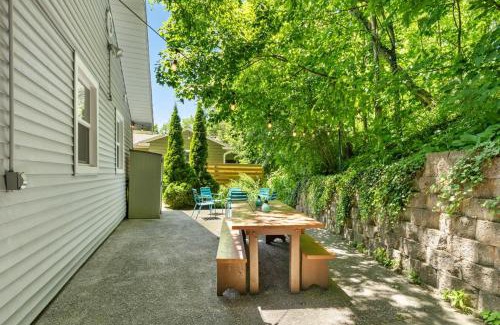 Saugatuck Casa | Beach Glass