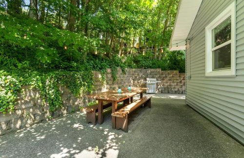 Saugatuck Casa | Beach Glass