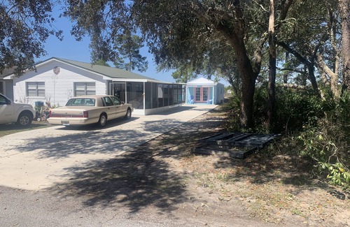 Riviera Beach Cabaña | Beach Guest House Cottage Pier Park, Frank Brown Park, & 30a, private driveway