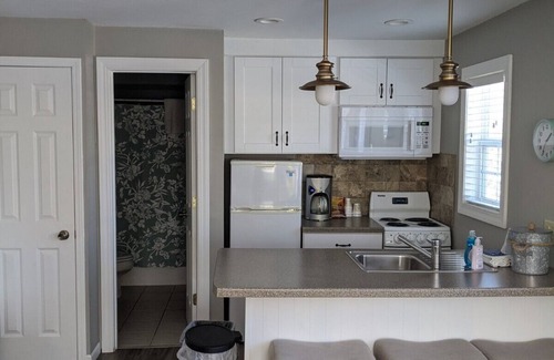 Sturgeon Bay Hotel | Beach Harbor Resort