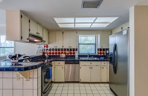 Clearwater Beach Casa | Beach Haven-4 min walk to the beach, pet friendly, boat dock