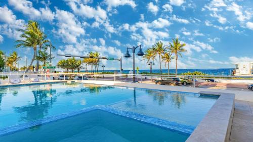 Birch Park Finger Streets Casa | Beach Haven by AvantStay Pool Ocean Views Steps from the Beach