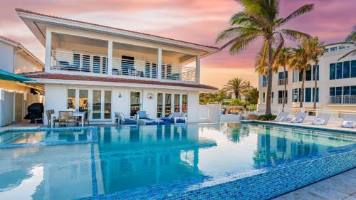 Birch Park Finger Streets Casa | Beach Haven by AvantStay Pool Ocean Views Steps from the Beach