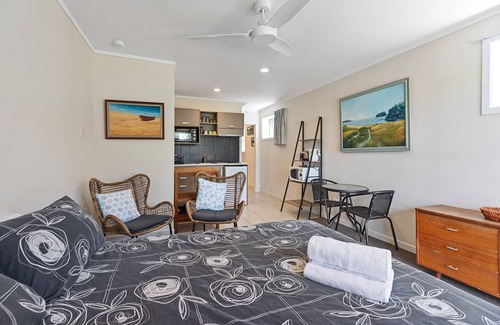 Papamoa Beach Cabaña | Beach Haven - Papamoa Downstairs Unit