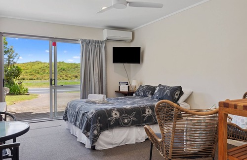 Papamoa Beach Cabaña | Beach Haven - Papamoa Downstairs Unit