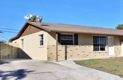 Jensen Beach Cabaña | Beach Haven - prime location from beaches and downtowns