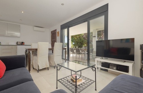 Urbanizacion Costabella Casa | Casa vacacional en la playa con terraza privada y barbacoa, Costabella