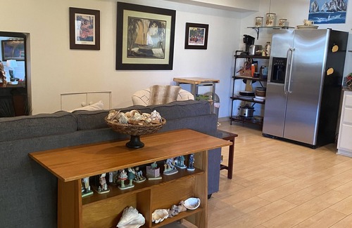 Gas Lamp Section Apartamento | Beach Home 3 blocks to the white sand.please no children under the age of 7.