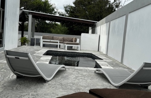 Jobos Casa | Beach Home, ¡Amazing beach location! , walk to the beach. Family & Friends home.