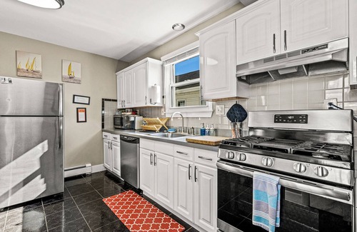 Quincy Apartamento | ¡Moderna y cómoda casa de playa en Quincy Bay, junto a Boston y a pasos de la playa!