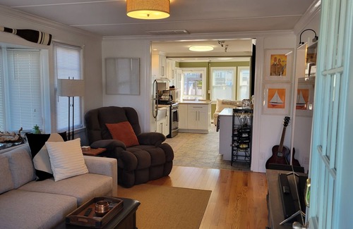 Bayville Casa | Beach Home w/ Private Beach Access just feet away