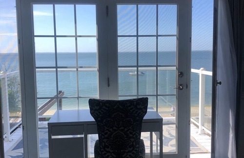 Hampton Bays Casa | Hampton Beachouse Shinnecock Hill en la familia del agua y admite mascotas por un mínimo de 5 días