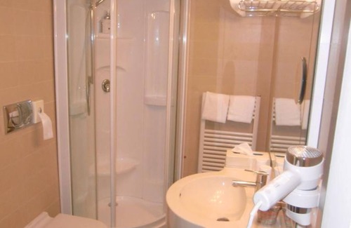 Malcesine Hotel | Beach Hotel Du Lac