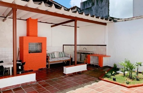 Jardim Centenario Casa | BEACH HOUSE 1 Guarujá Beach House 180 meters from the Sea
