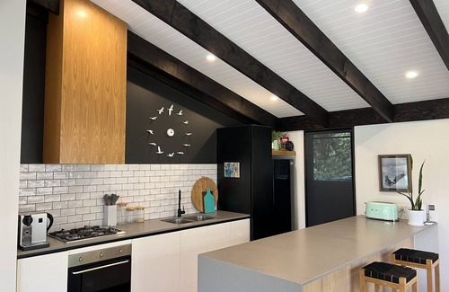 Flinders Casa | Beach house at Flinders - minutes from the beach and the village.