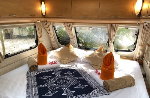 Na Chom Thian Hotel | Beach House Camp