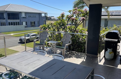 Caves Beach Casa | Beach House @ Caves Beach