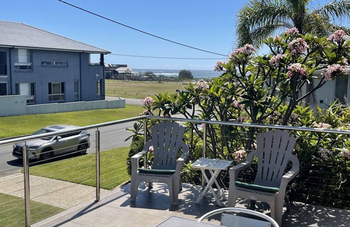 Caves Beach Casa | Beach House @ Caves Beach