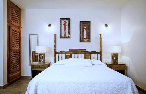 Negril Hotel | Beach House Condos, Negril