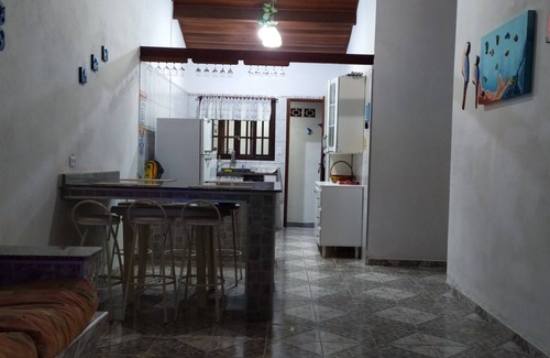 Caraguatatuba Casa | Casa de playa, condominio seguridad 24h, piscina, barbacoa, balcones,
