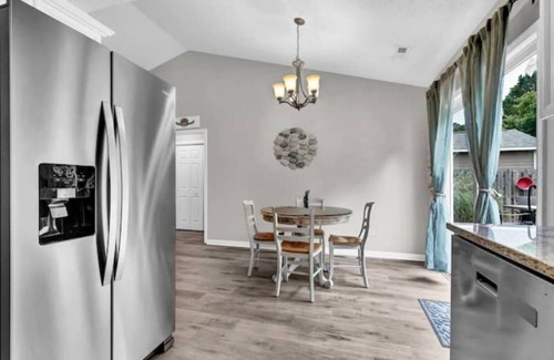 Silver Lake Casa | Beach House Getaway
