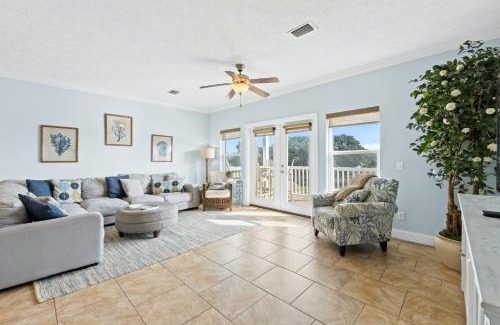 Laguna Beach Estates Casa | Beach House - Happy Wife Happy Life by Panhandle Getaways