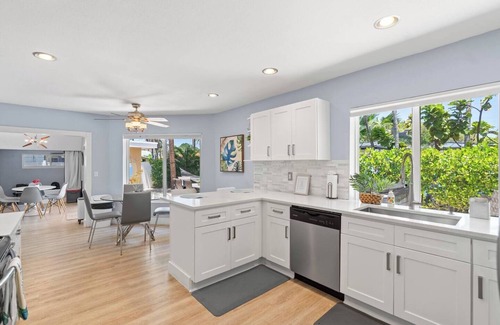Lauderdale Beach Apartamento | Beach House! + Hot Tub Paradise!