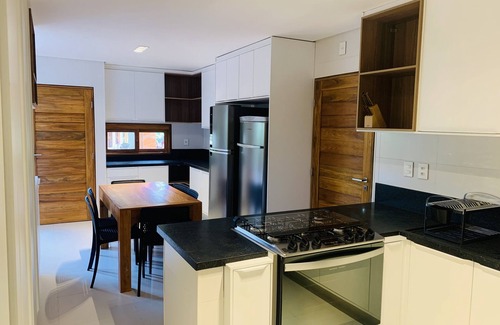 Castelo da Torre Casa | Beach house in the best of Praia do Forte! Castle Cove!