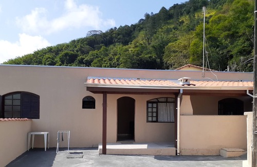 Centro Casa | Casa de playa en el centro de la ciudad de Caraguatatuba. 5 minutos a pie de la playa 🙂