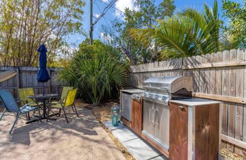 Lantana Casa | Beach House/KING BD/Hot Tub/Pool/Fire Pit/Gym/Golf