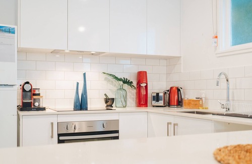 Bongaree Casa | Beach House on Queen - *Pet friendly* Water Views