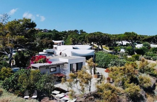 Marine de Saint Ambroggio Casa | Beach house on the water. Marine de Sant ambroggio