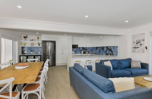 Long Jetty Casa | Beach House Ta Zott - Toowoon Bay - Beachside - Pool