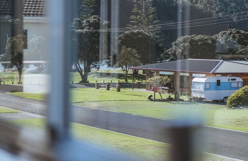 Whangamata Casa | BEACH HOUSE Whangamatā (MAX) BeachHouse incl Apartment - Waterviews