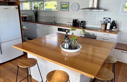 Kingston Beach Casa | Beach house with sauna. Stunning views, cosy renovated mid-century gem