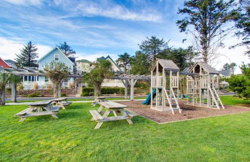 Nelscott Casa | Beach house with a park