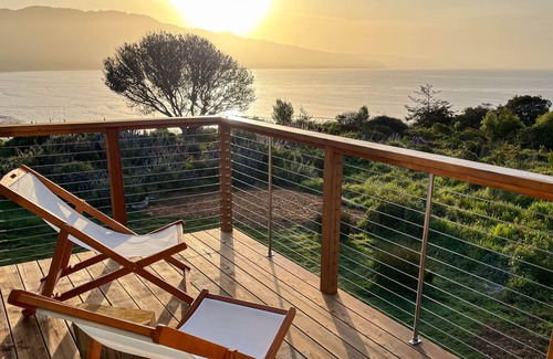 Bolinas Casa | BEACH HOUSE WITH EPIC VIEWS - cedar hot tub, curated interior