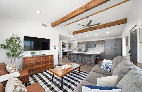 Galveston Casa | Beach House with Luxury Bath, Steps to the Ocean