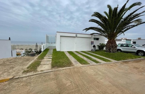 Cerro Azul Casa | Casa de Playa con Piscina