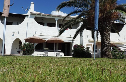Sarroch Casa | Casa de playa con acceso privado a la playa.