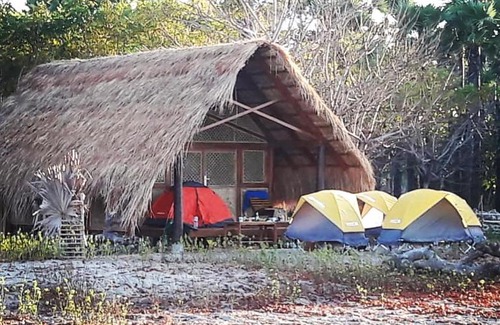 Desa Wula Complejo | Beach Hut by S.A.R.