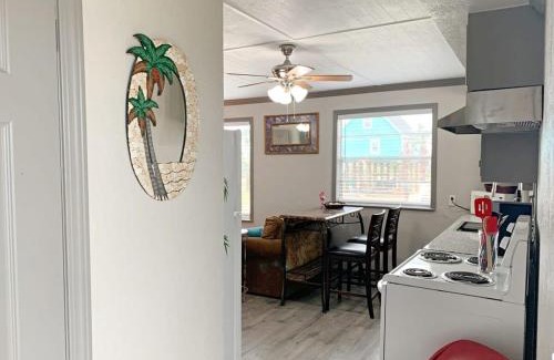 Surfside Beach Casa | Beach Hut - Half Duplex Just a Few Blocks to Sand Shore and Jetty Park